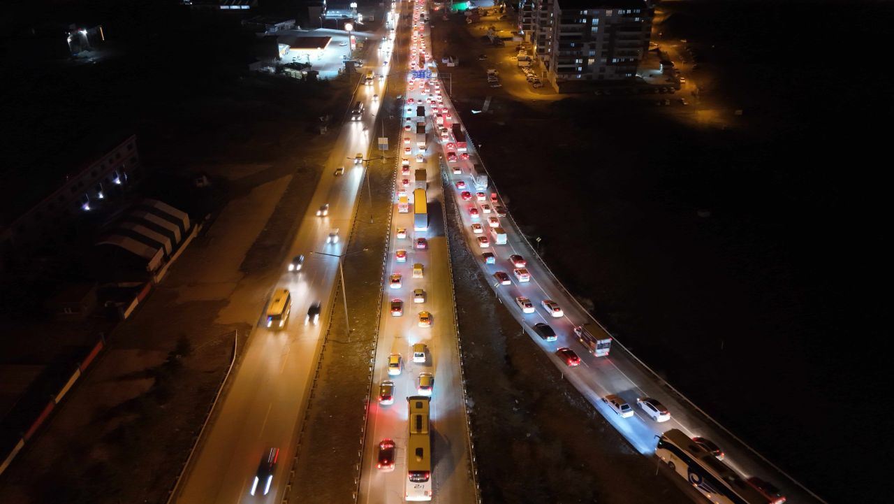 Yarıyıl Tatili Yoğunluğu: "Kilit Kavşak" Kırıkkale’de Trafik Havadan Görüntülendi - Sayfa 4