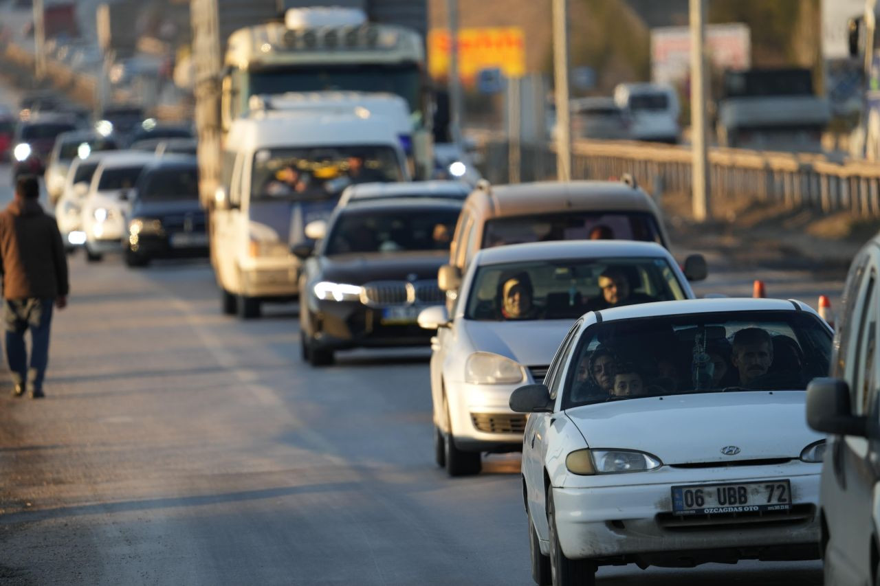 Yarıyıl Tatili Yoğunluğu: "Kilit Kavşak" Kırıkkale’de Trafik Havadan Görüntülendi - Sayfa 2