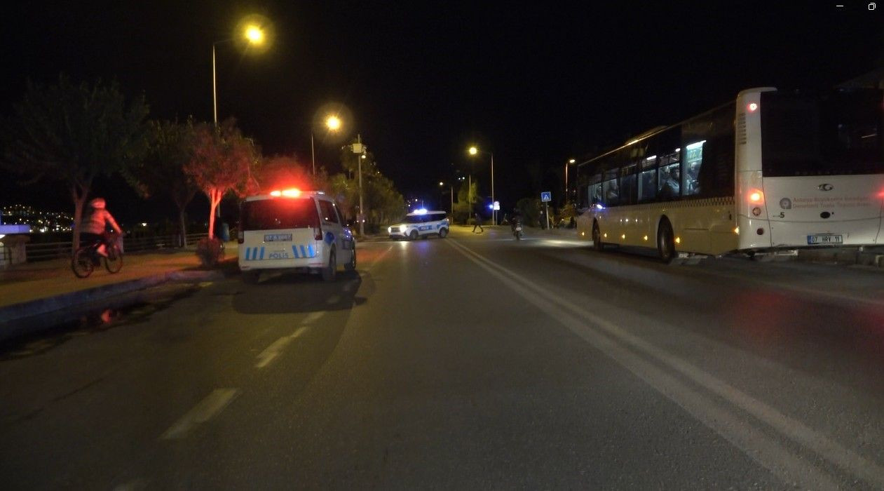 Antalya Alanya’da Seyir Halindeki Otomobil Alev Aldı - Sayfa 7