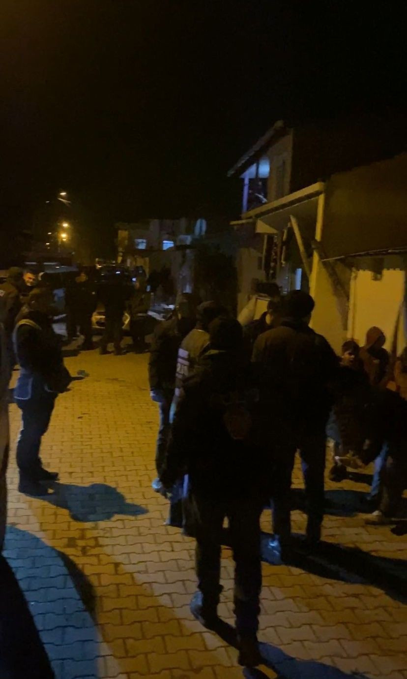 Gönen’de Şafak Operasyonu: Ruhsatsız Silah ve Yasaklı Maddeler Ele Geçirildi - Sayfa 4