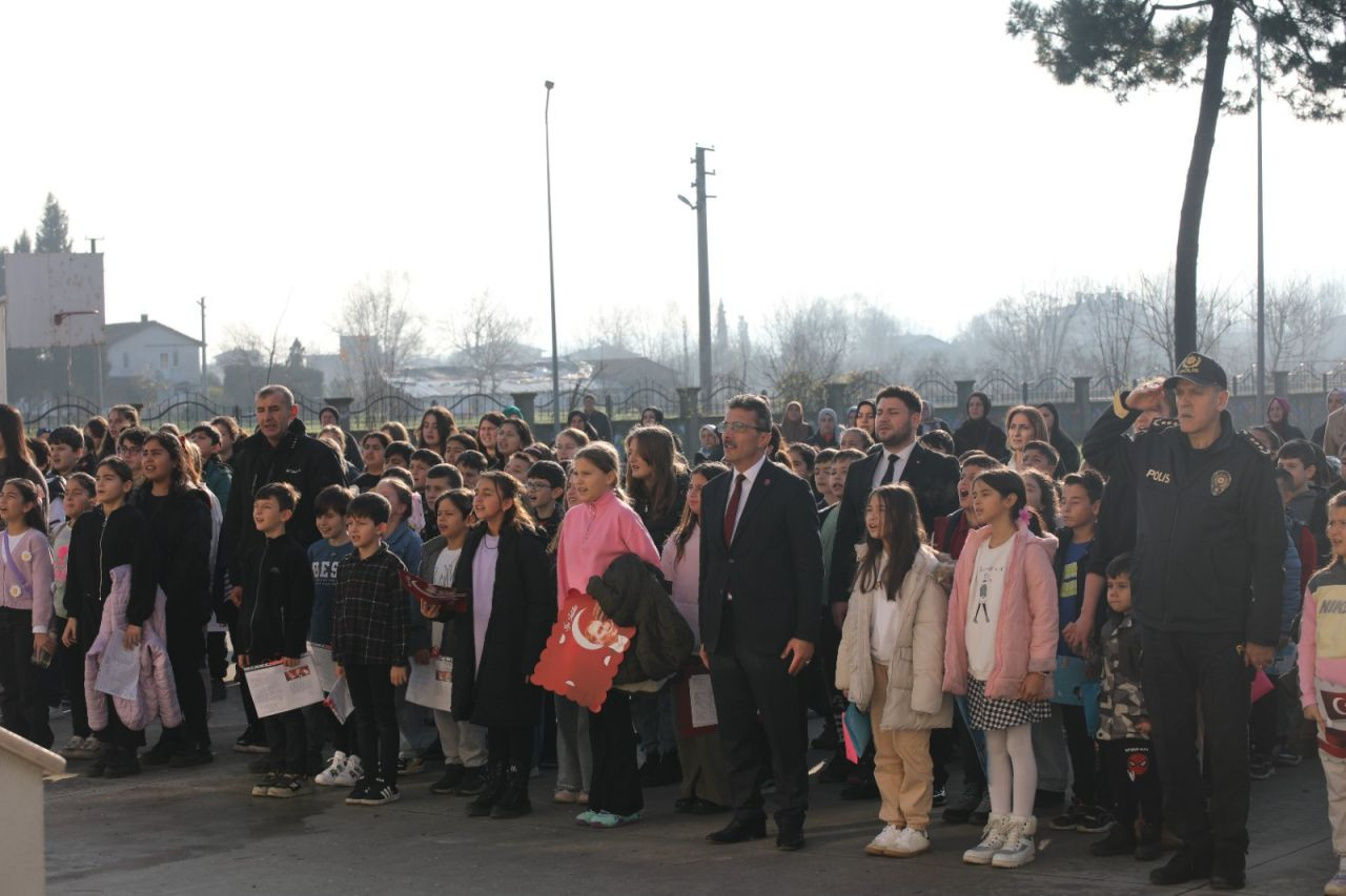 Başkan Şenol Dinç, Öğrencilere Karnelerini Dağıttı: 'Sizleri Çok Seviyoruz!' - Sayfa 13