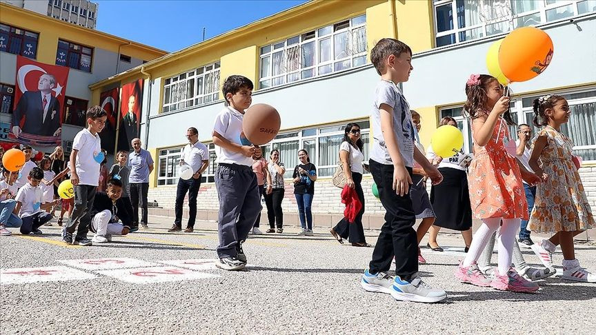 20 Milyon Öğrenci Karne Heyecanı Yaşıyor: Yarıyıl Tatili Başlıyor - Sayfa 2