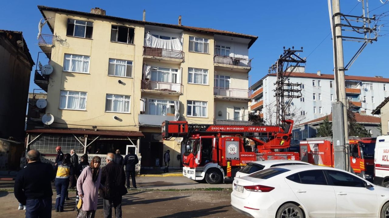 Kocaeli'de Yangın! 4 Katlı Binada Binada Büyük Hasara Yol Açtı! - Sayfa 2