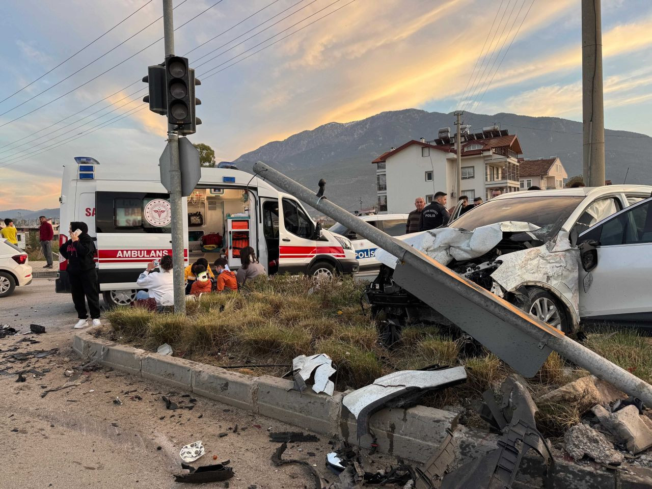 Fethiye'de Trafik Kazası: 2’si Çocuk, 6 Yaralı - Sayfa 1