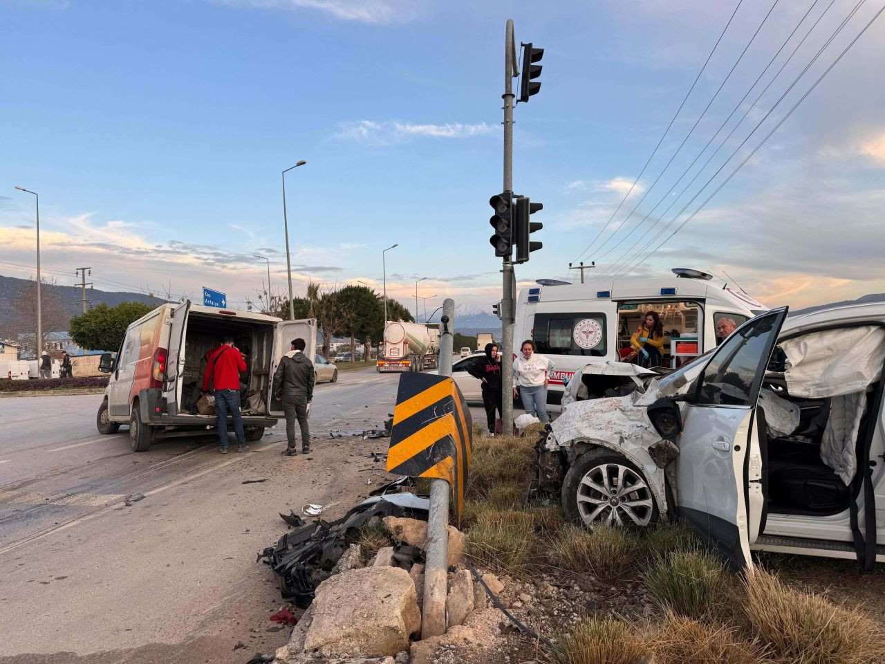 Fethiye'de Trafik Kazası: 2’si Çocuk, 6 Yaralı - Sayfa 2