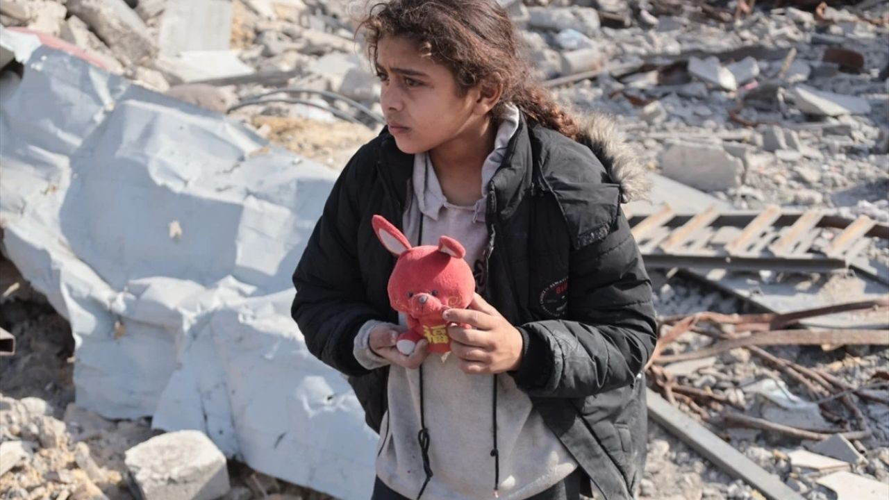 Gazze’nin Kuzeyinde Büyük Yıkım: Evlerine Dönen Filistinliler Yıkımla Karşılaştı