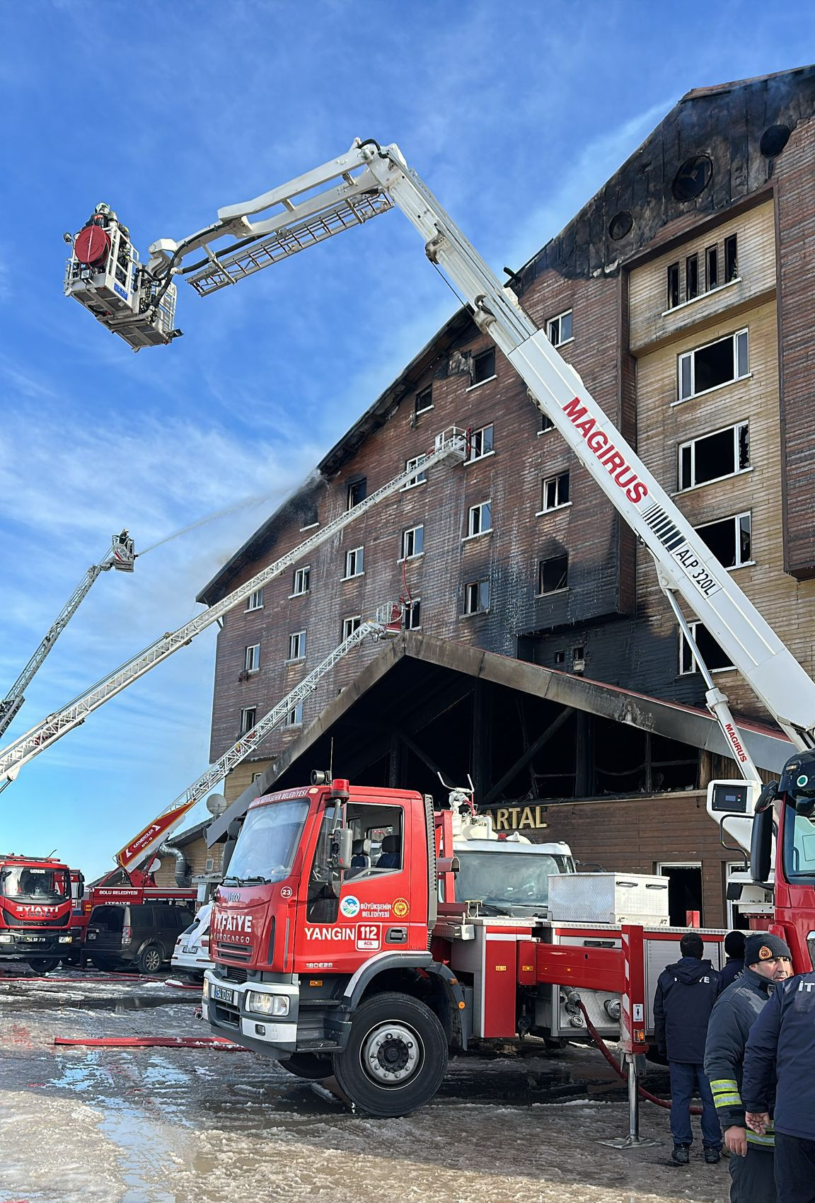 Sakarya İtfaiyesi Kartalkaya Otel Yangınında Destek Sağladı - Sayfa 1