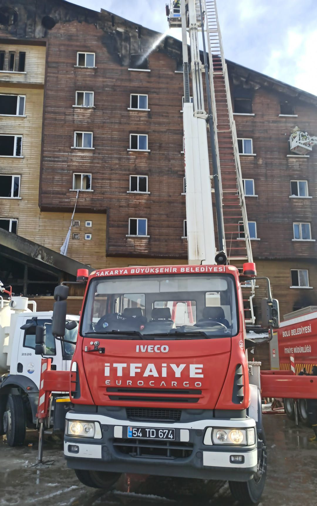 Sakarya İtfaiyesi Kartalkaya Otel Yangınında Destek Sağladı - Sayfa 2