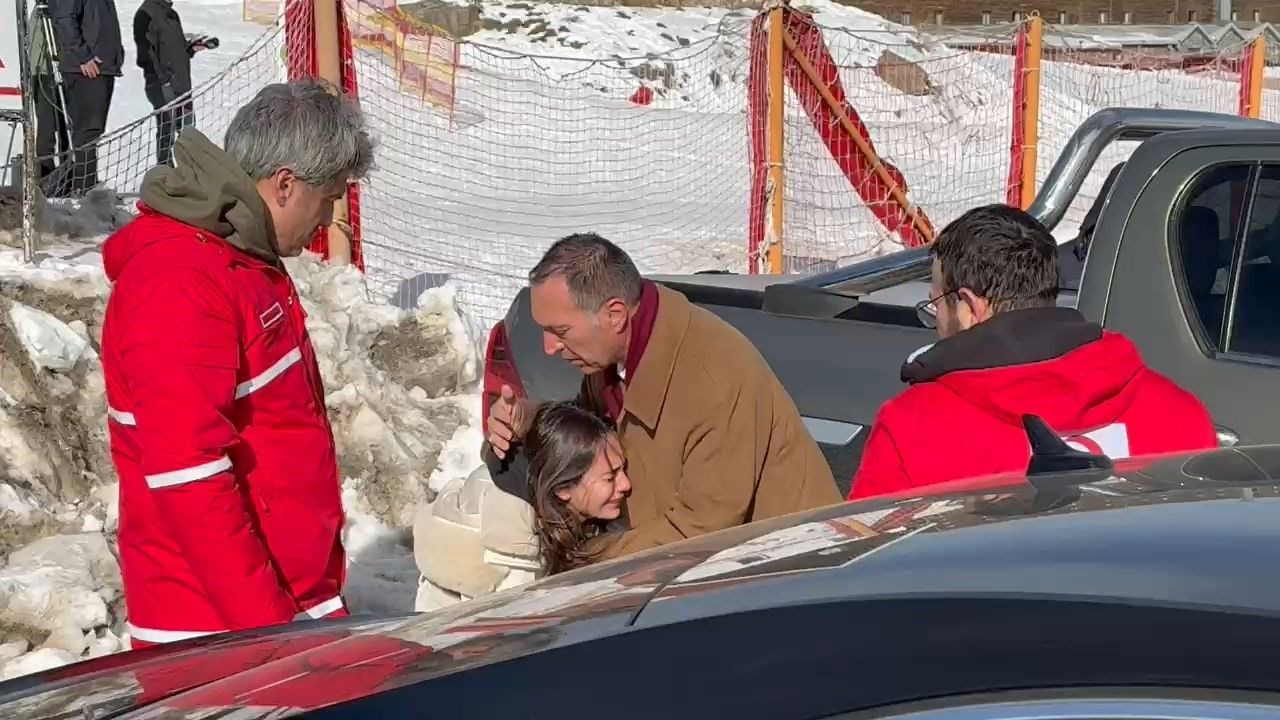 Kartalkaya’daki Otel Yangınında Çökme Tehlikesi: Ekipler Müdahaleye Devam Ediyor - Sayfa 19