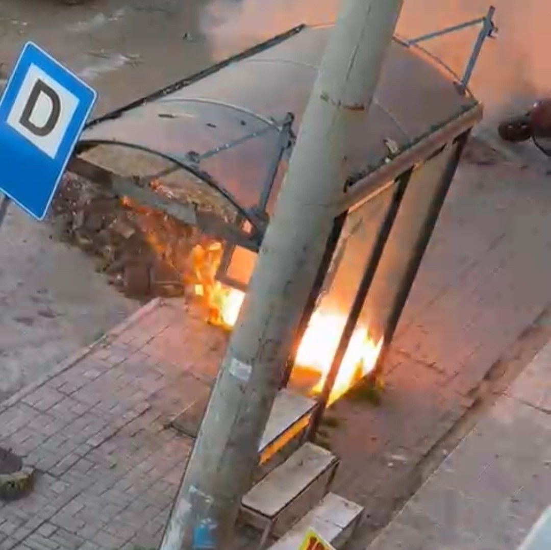 İş Makinesinin Elektrik Tellerine Zarar Vermesi Yangına Neden Oldu - Sayfa 2