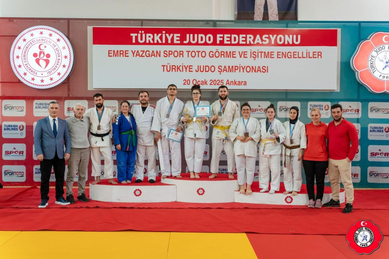 Eskişehirli Sporcular Judo Şampiyonasından Madalyalarla Döndü - Sayfa 1