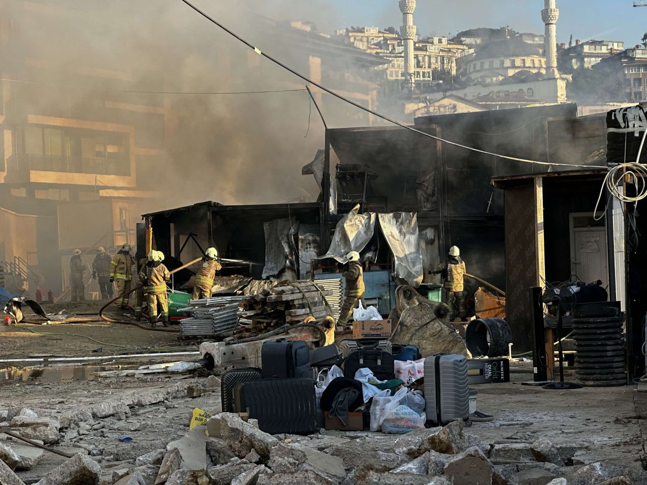 Üsküdar'da İşçi Konteynerleri Alevlere Teslim Oldu - Sayfa 2