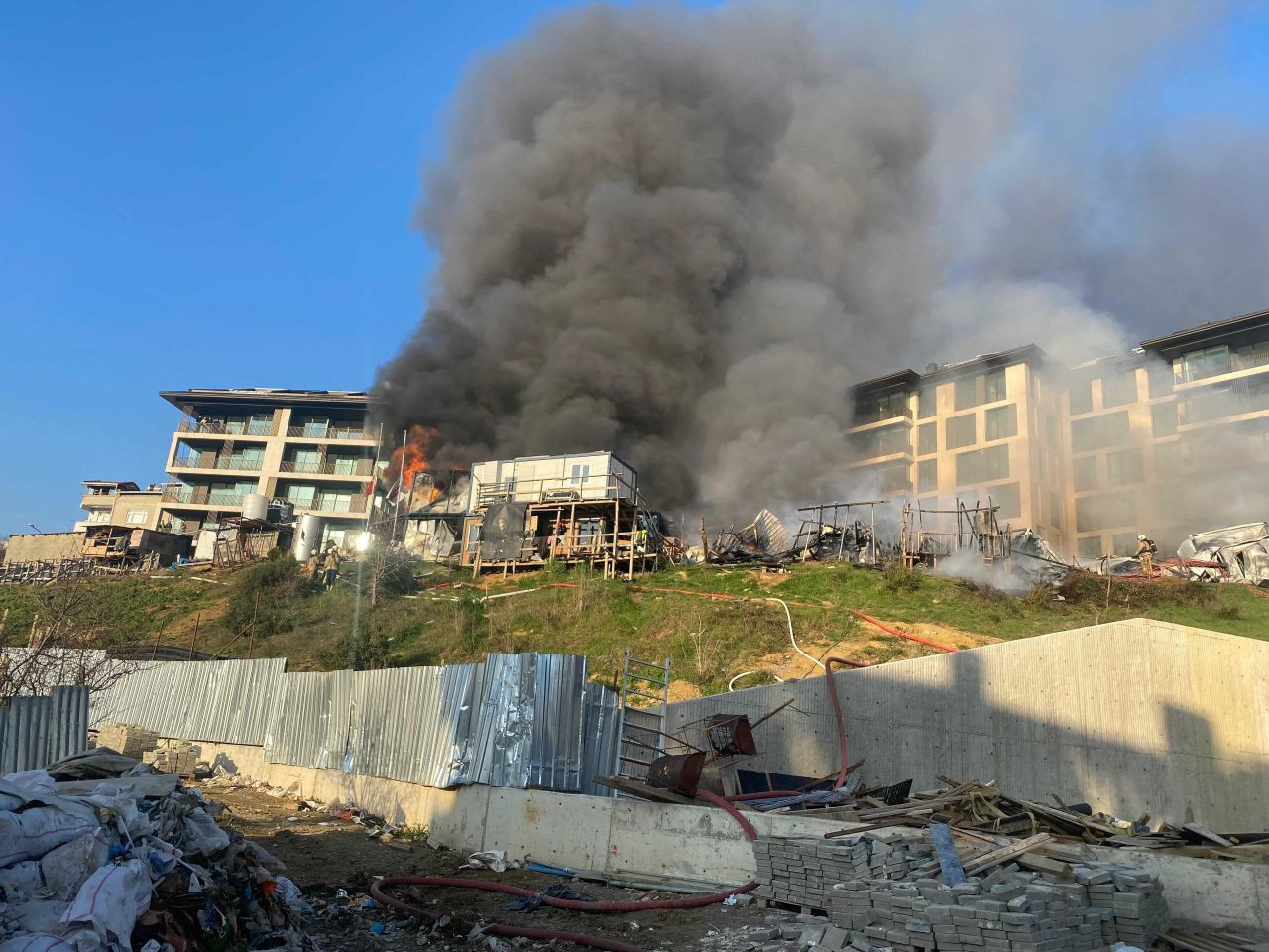 Üsküdar'da İşçi Konteynerleri Alevlere Teslim Oldu - Sayfa 4