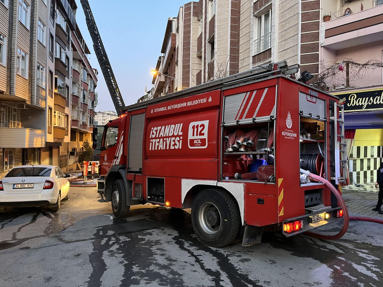 Gaziosmanpaşa’da 5 Katlı Binanın Çatısında Korkutan Yangın - Sayfa 4