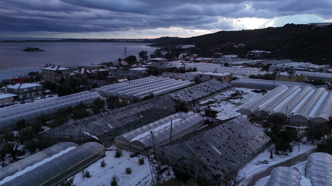 Antalya Demre’de Şiddetli Dolu ve Sel Felaketi: Seralar Zarar Gördü - Sayfa 4