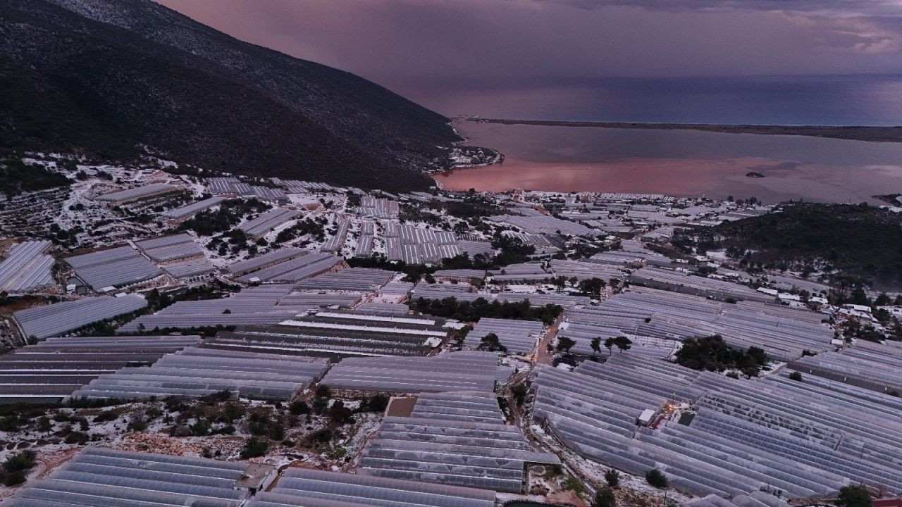 Antalya Demre’de Şiddetli Dolu ve Sel Felaketi: Seralar Zarar Gördü - Sayfa 6