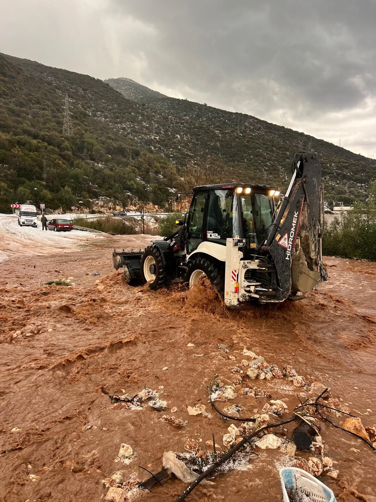 Antalya Demre’de Şiddetli Dolu ve Sel Felaketi: Seralar Zarar Gördü - Sayfa 9