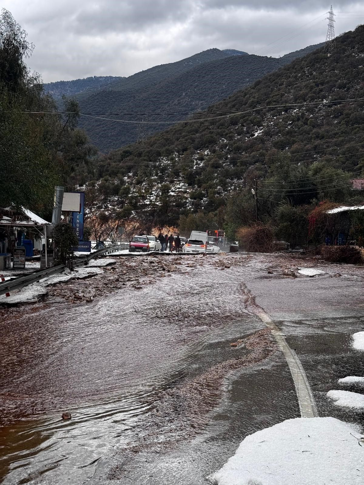 Antalya Demre’de Şiddetli Dolu ve Sel Felaketi: Seralar Zarar Gördü - Sayfa 10