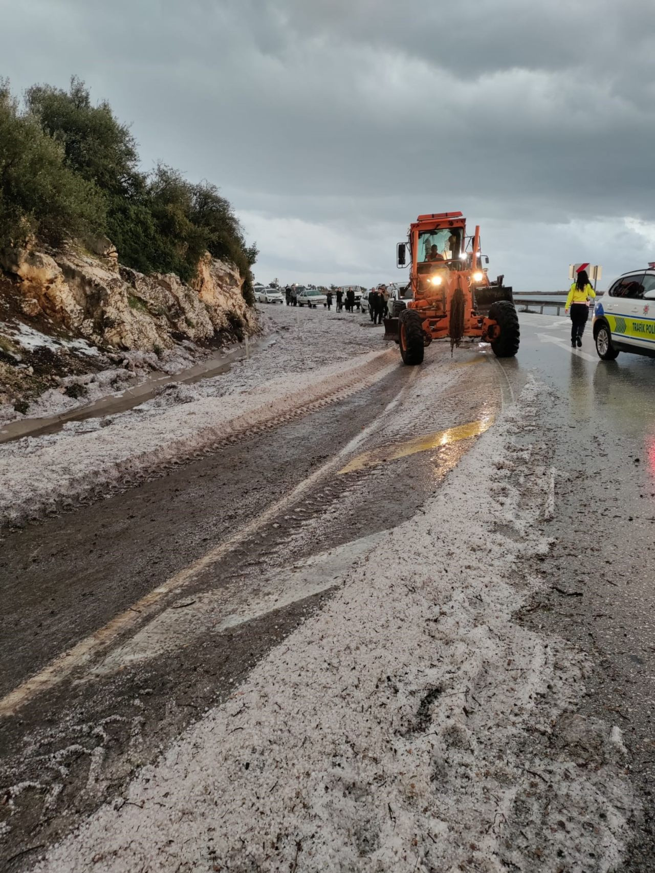 Antalya Demre’de Şiddetli Dolu ve Sel Felaketi: Seralar Zarar Gördü - Sayfa 18