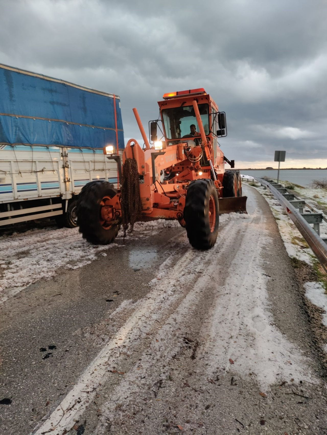 Antalya Demre’de Şiddetli Dolu ve Sel Felaketi: Seralar Zarar Gördü - Sayfa 19