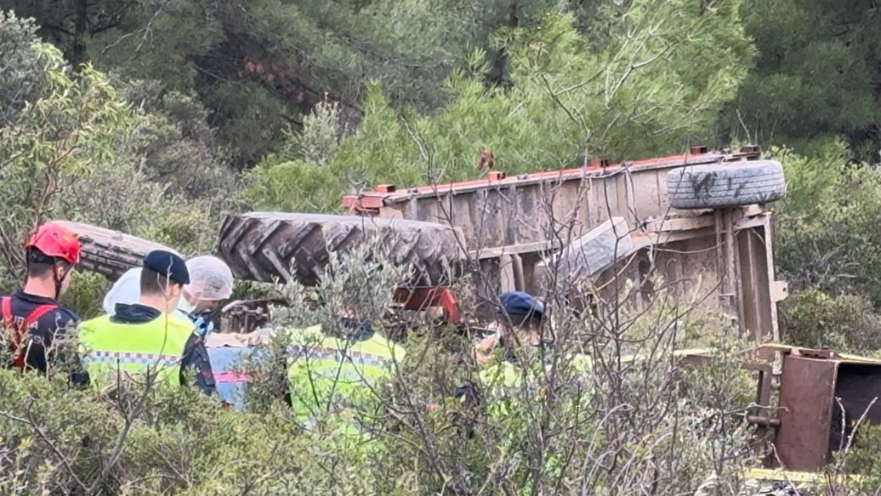 Bursa'da Traktör Devrildi: Altında Can Verdi