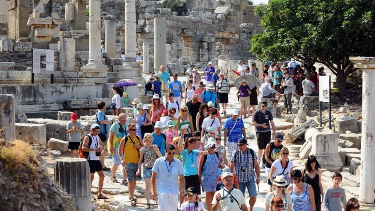 Yerli Turistler 2024'ün 3. Çeyreğinde 204,8 Milyar TL Harcadı - Sayfa 8