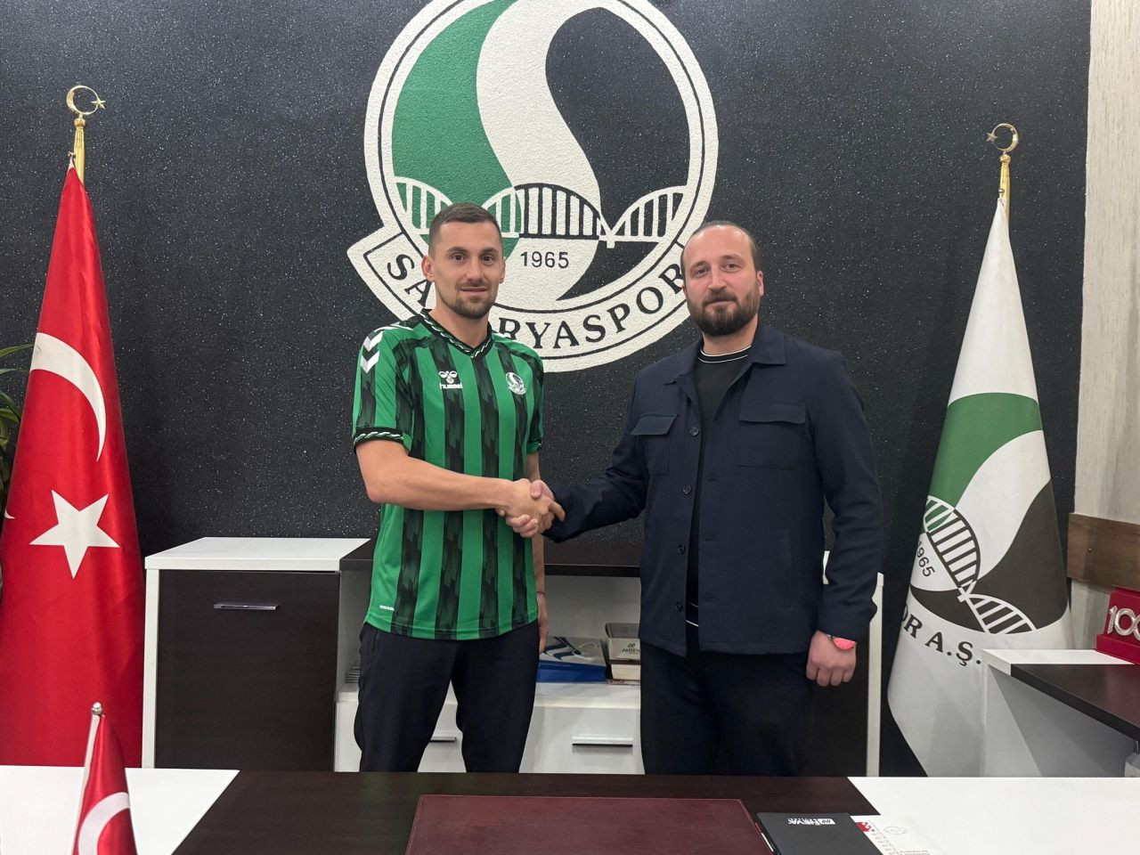 Sakaryaspor, Burak Altıparmak’ı Kadrosuna Kattı - Sayfa 1