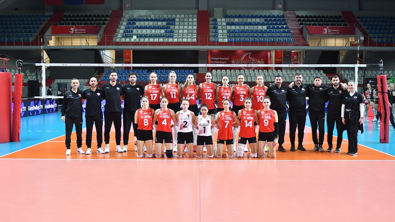 Türk Hava Yolları Kadın Voleybol Takımı Çeyrek Finalde