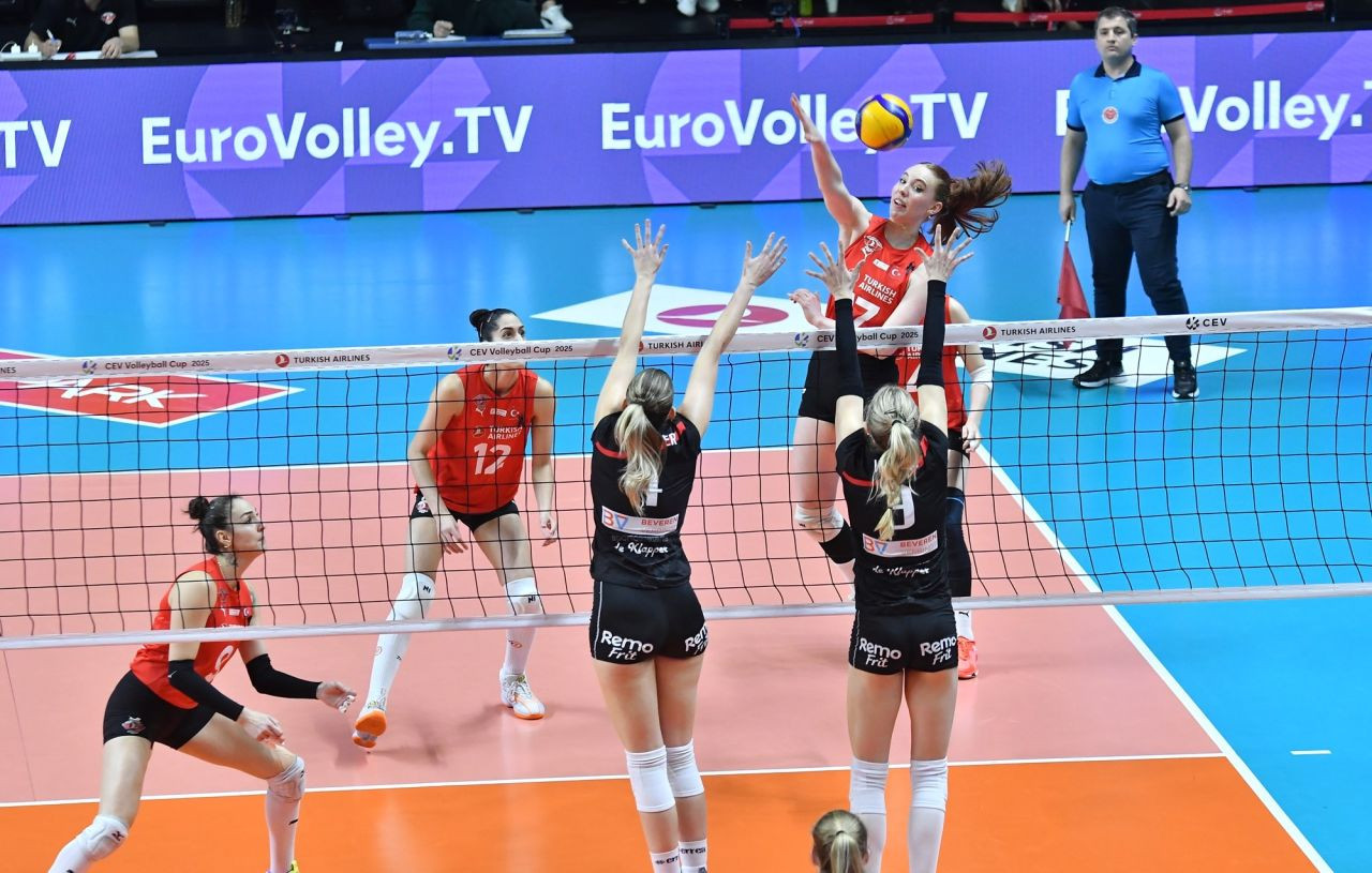 Türk Hava Yolları Kadın Voleybol Takımı Çeyrek Finalde - Sayfa 2