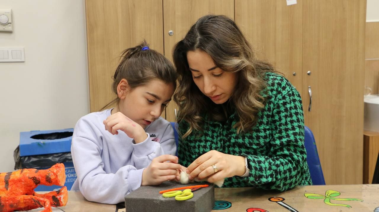 Anne ve Çocuklardan Renkli Bir İşbirliği: Peri Bebek Atölyesinde Emeğin Gücü! - Sayfa 3