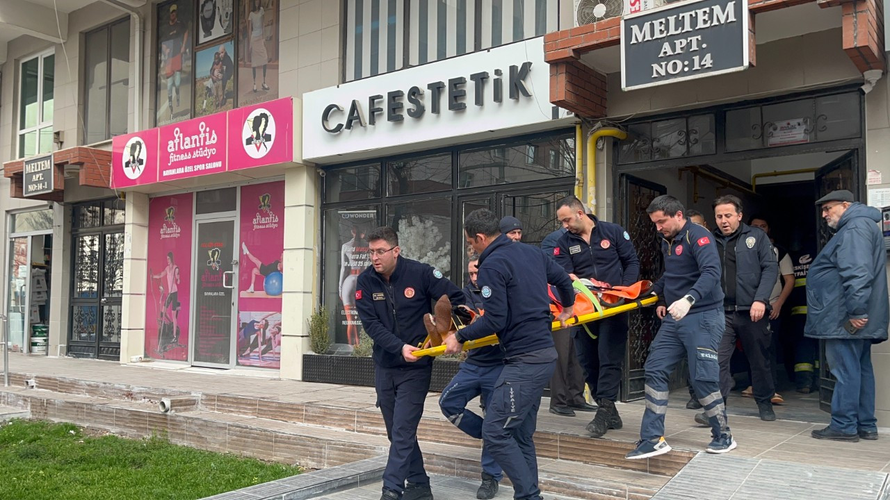 Eskişehir’de Merdivenlerden Düşen Kadın Hastaneye Kaldırıldı