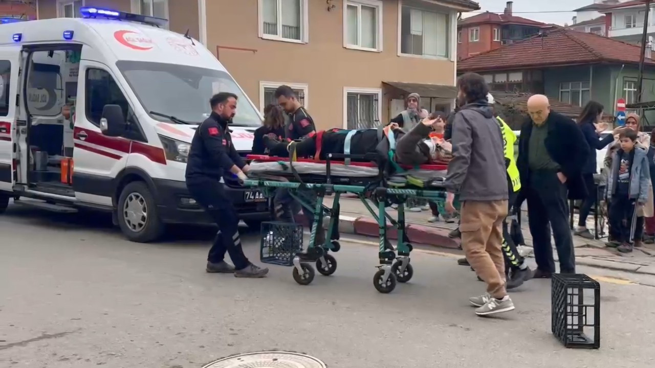 Bartın'da Motosiklet Yayaya Çarptı: 1 Yaralı