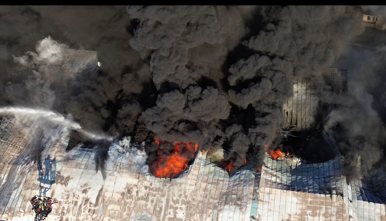 Sultanbeyli’deki Tekstil Atölyesi Yangını Havadan Görüntülendi - Sayfa 2