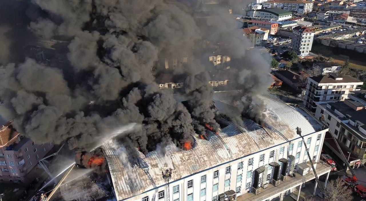 Sultanbeyli’deki Tekstil Atölyesi Yangını Havadan Görüntülendi - Sayfa 3
