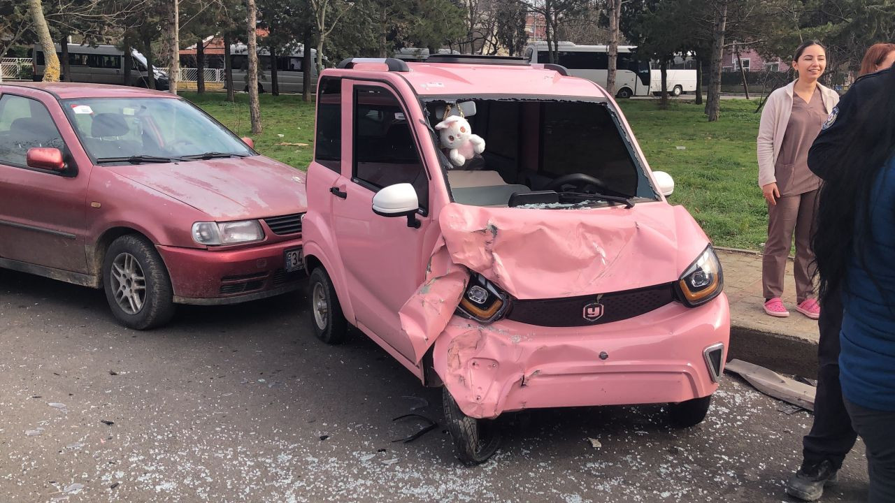 Elektrikli Otomobil Takla Attı: Emniyet Kemeri Hayat Kurtardı - Sayfa 4