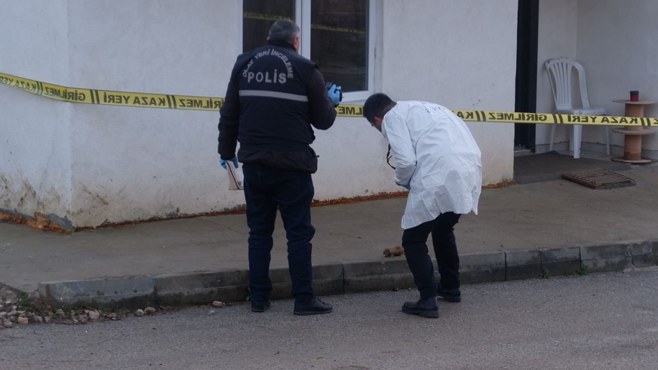 İnşaat İşçisi Demir Parçası Sandığı Havan Mermisini Arkadaşlarına Getirdi - Sayfa 2