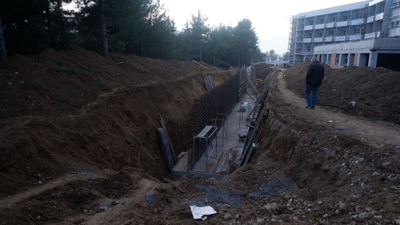 İnşaat İşçisi Demir Parçası Sandığı Havan Mermisini Arkadaşlarına Getirdi - Sayfa 4