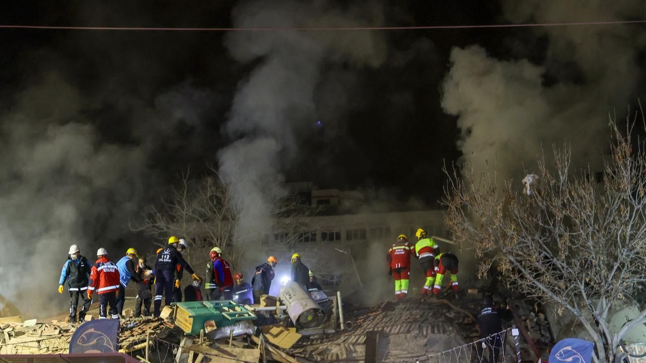 Konya’da Çöken Binada Arama Kurtarma Sürüyor: 1 Kişinin Cansız Bedenine Ulaşıldı - Sayfa 6
