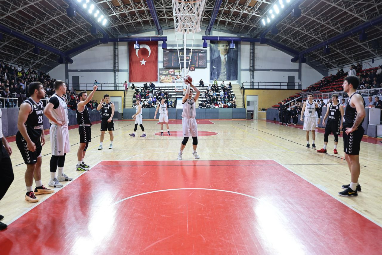 Büyükşehir’in Galibiyet Serisi Devam Ediyor: 78-56 - Sayfa 1