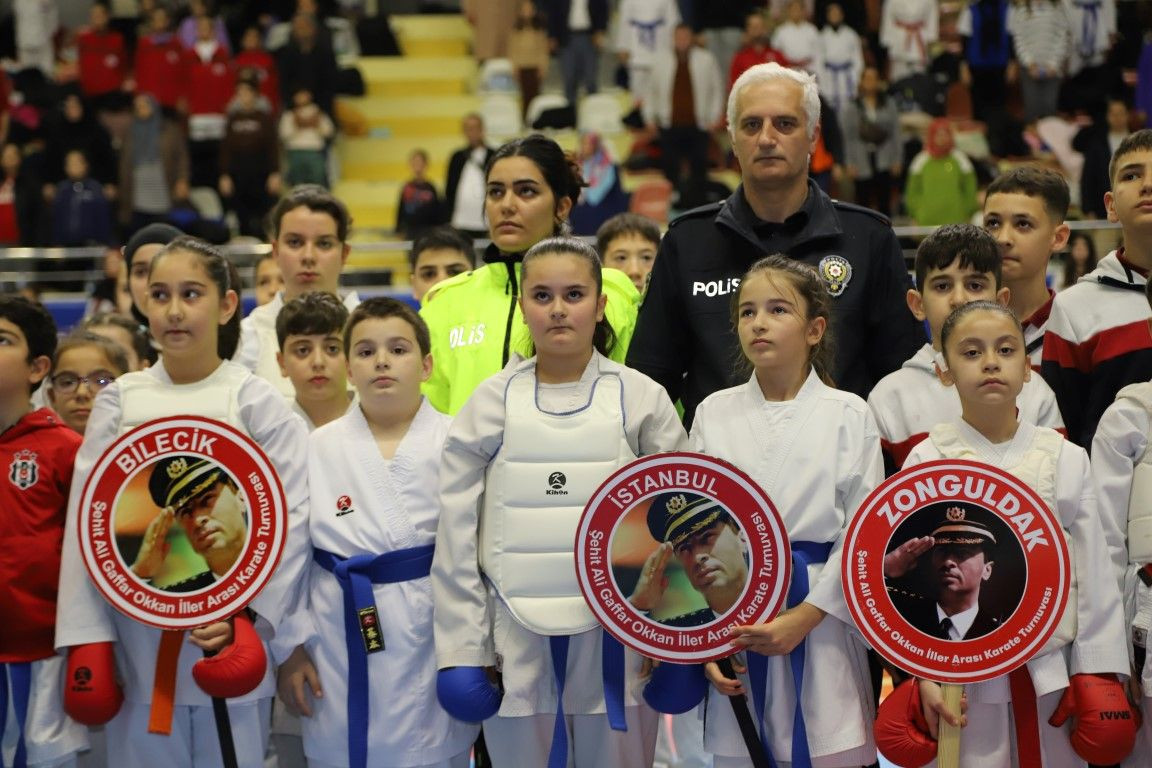 Gaffar Okkan’ı anma etkinlikleri Hendek Yeni Spor salonunda yapıldı - Sayfa 6