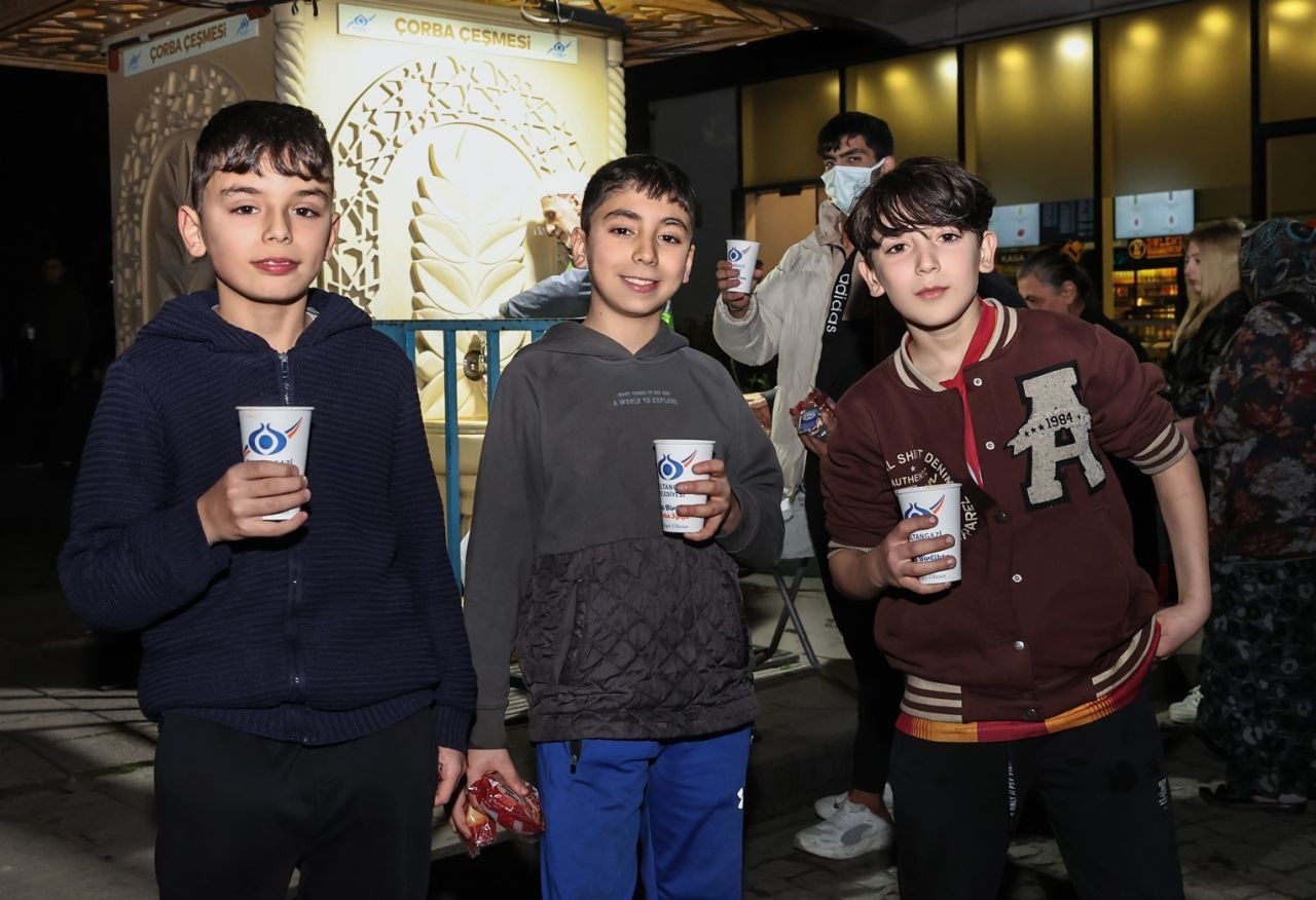 Sultangazi Belediyesi’nden hastane önünde her akşam sıcak çorba ikramı - Sayfa 5