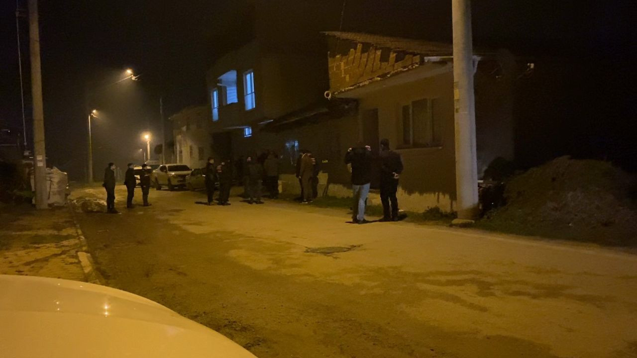 Bursa’da Kundaklama Şüphelisi Eline Bıçak Alıp Ekiplere Direndi - Sayfa 1