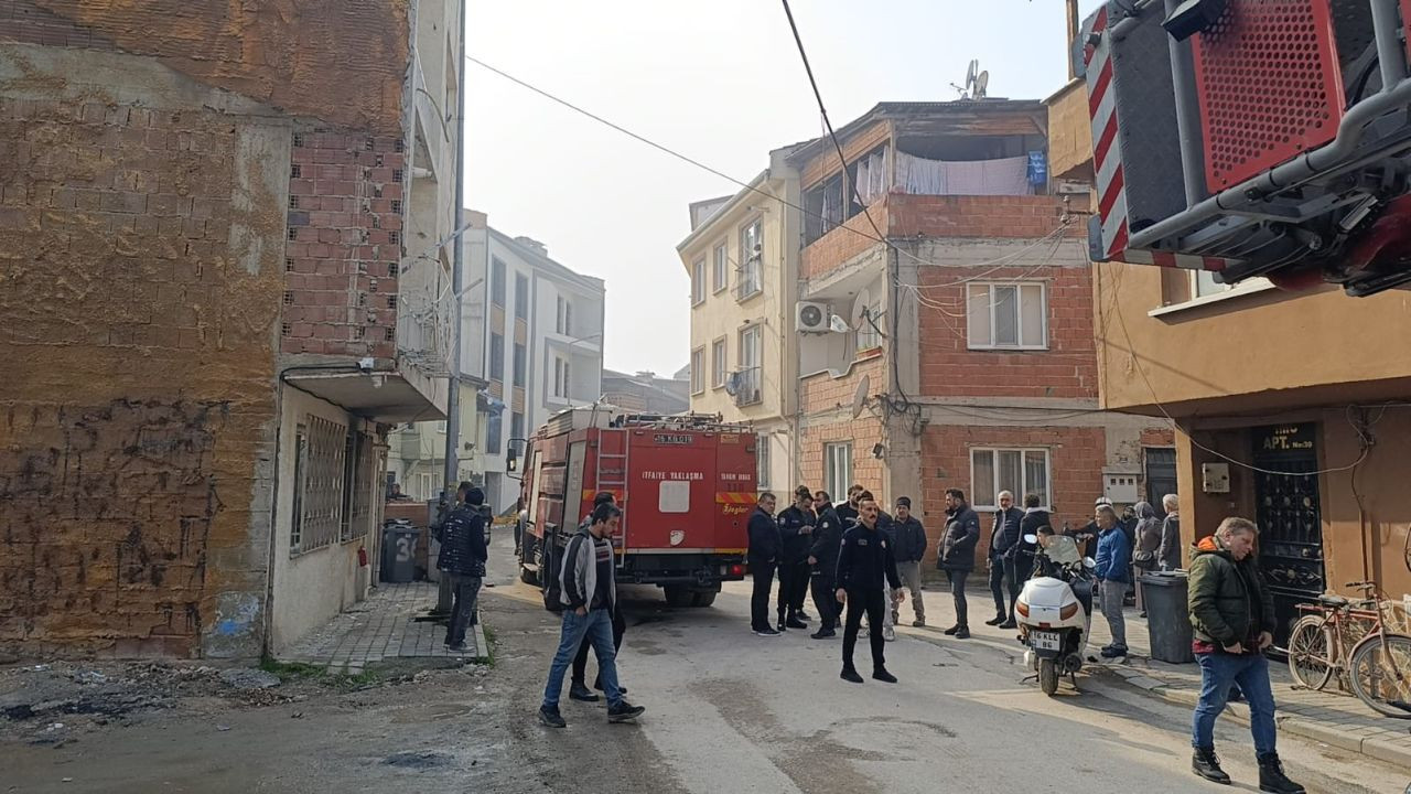 Bursa’da Kundaklama Şüphelisi Eline Bıçak Alıp Ekiplere Direndi - Sayfa 4