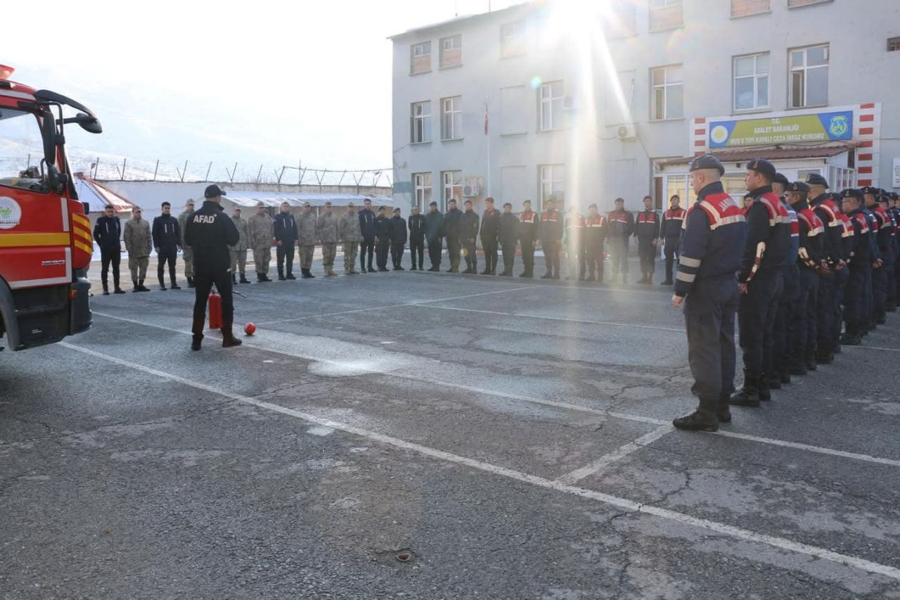 AFAD, Cezaevi Personeline Yangın Tatbikatı Düzenledi - Sayfa 4