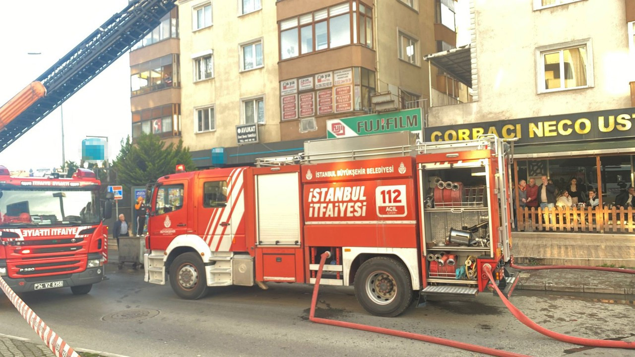 Kartal'da Çatı Yangını Korkuttu