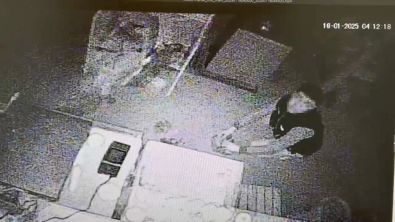 Manavdan Hırsızlık Yapan 2 Çocuk Güvenlik Kamerasına Yakalandı