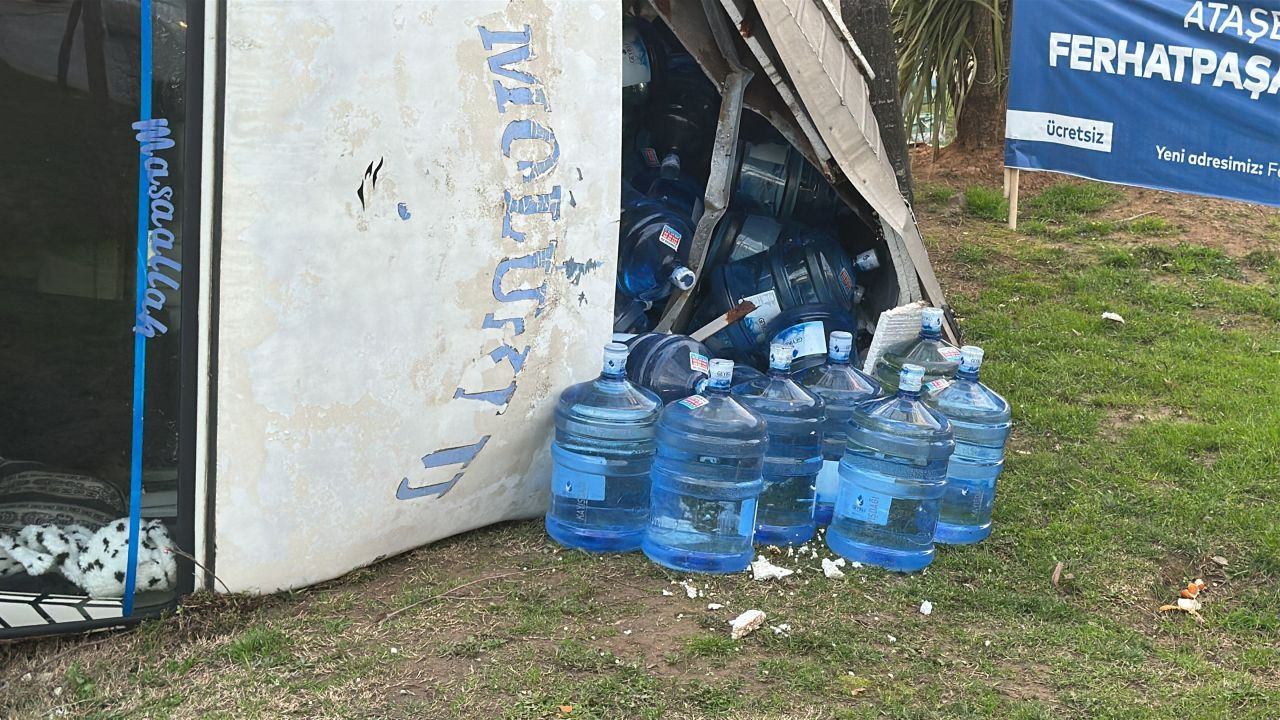 Ataşehir’de Freni Patlayan Kamyonet Devrildi - Sayfa 2