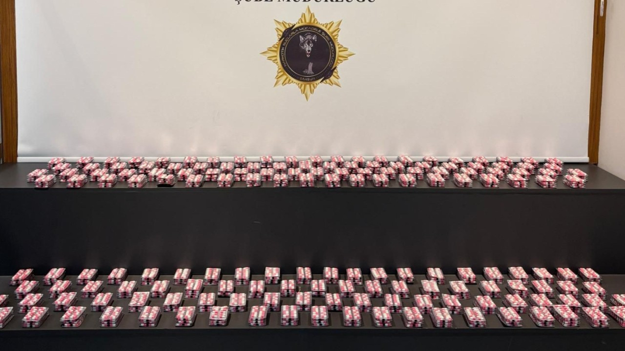 Samsun’da 3 Bin 360 Adet Sentetik Ecza Ele Geçirildi