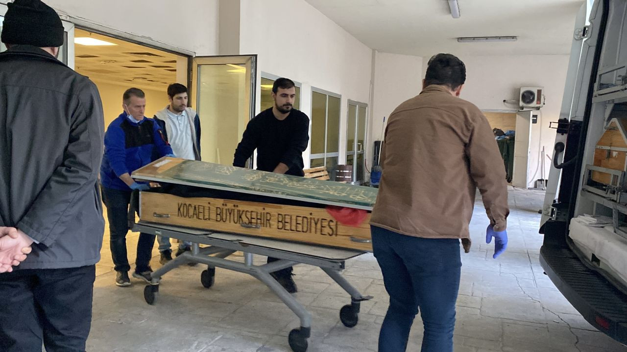 Kocaeli’de Eşi Tarafından Öldürülen Emrah Duran, Sakarya’da Defnedildi - Sayfa 5