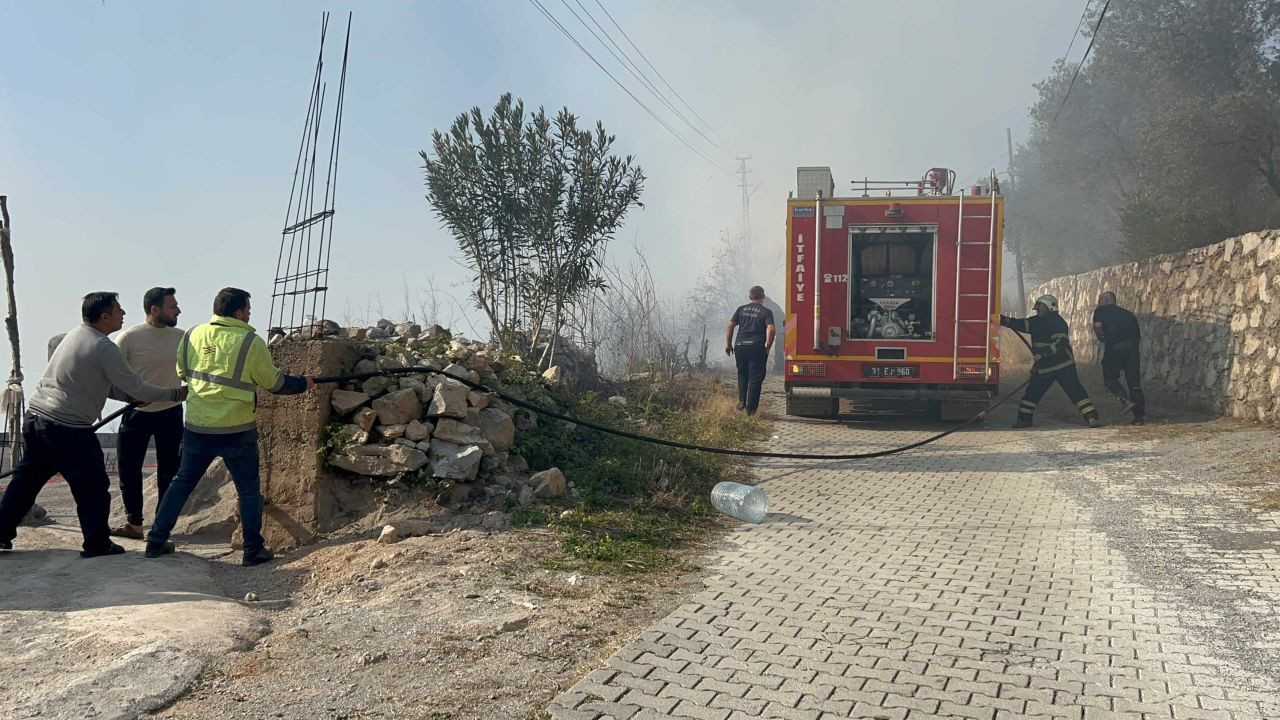 İskenderun’da Bahçe Yangını! İtfaiye Hızla Müdahale Etti - Sayfa 5